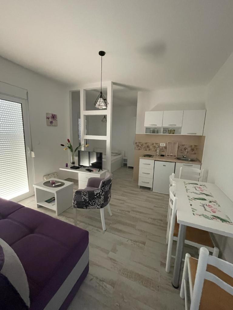 Apartments Tina Утьеха Экстерьер фото